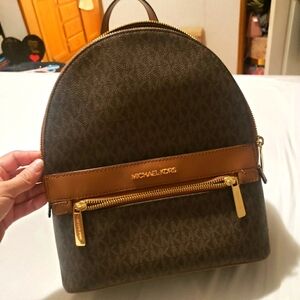 NEW MICHAEL KORS KENLY MEDIUM BACKPACK BROWN SIGNATURE COLOR